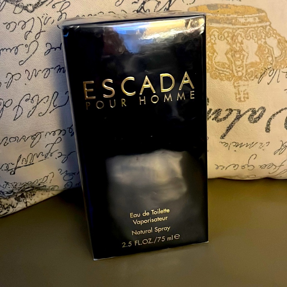 NIB! Vintage RARE Escada Pour Homme 2.5 ounce Eau de Toilette Vaporisateur.